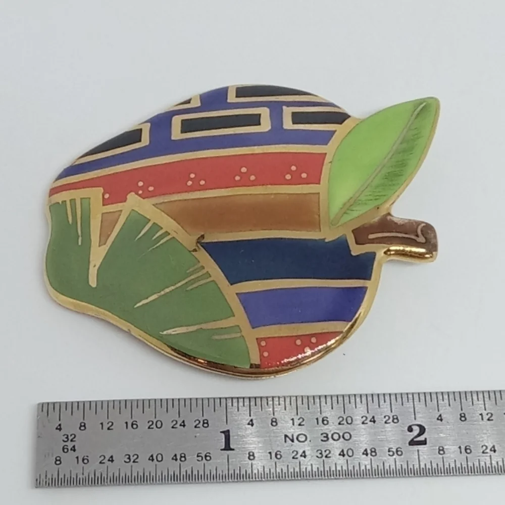 👍 5 for $20 vintage 80s painted ceramic super glossy apple fruit pin brooch